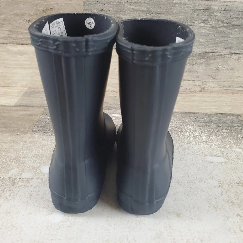 Hunter Little Kid First Classic Rain Boot Sz 7 Navy Waterproof Round Toe Pull-On